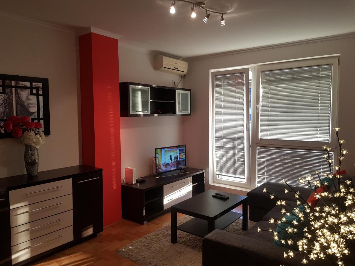 Rajiceva 5- Apartman Sa Prostranom Terasom I Garaznim Mestom كراغوييفاك المظهر الخارجي الصورة