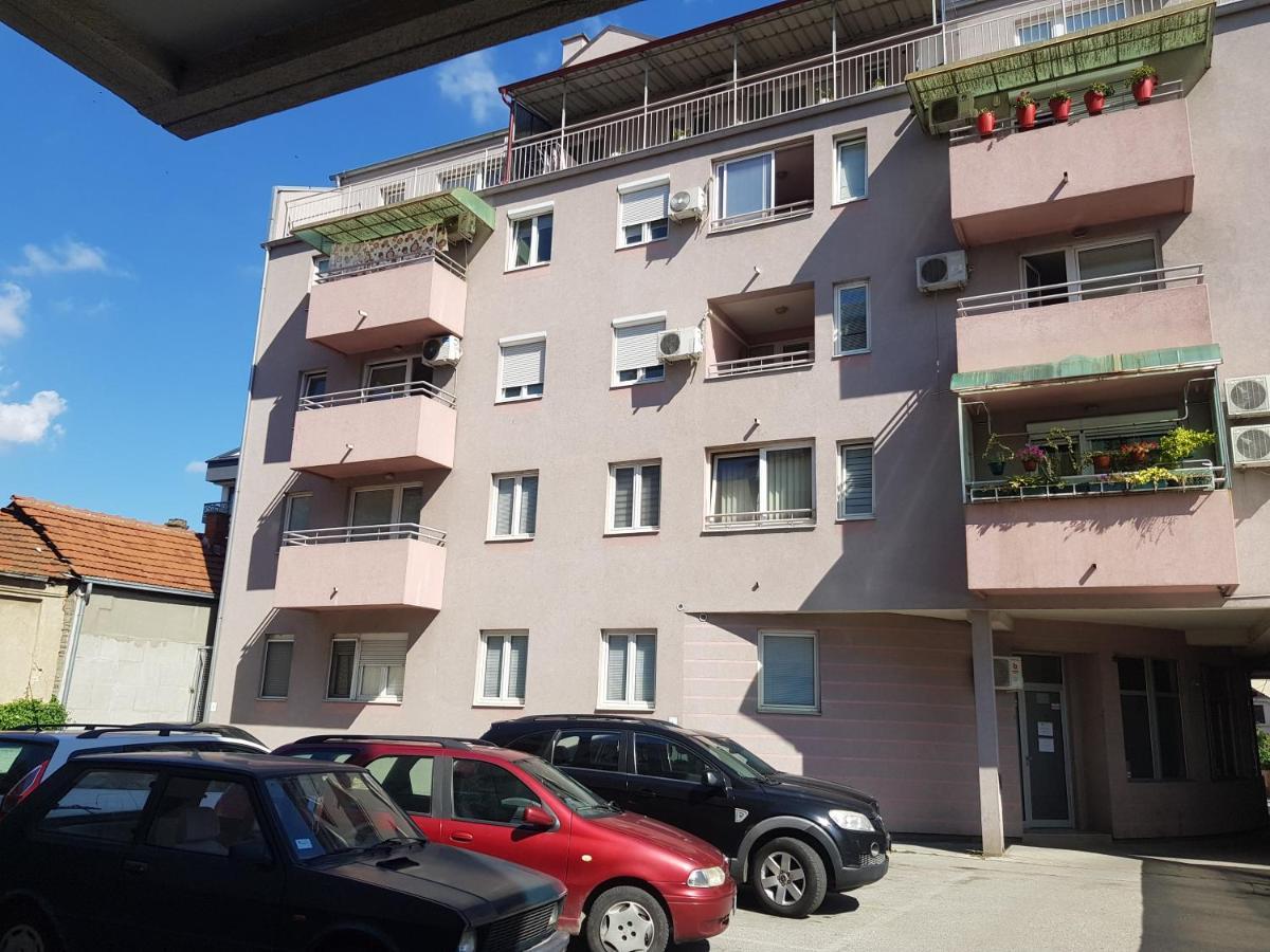 Rajiceva 5- Apartman Sa Prostranom Terasom I Garaznim Mestom كراغوييفاك المظهر الخارجي الصورة