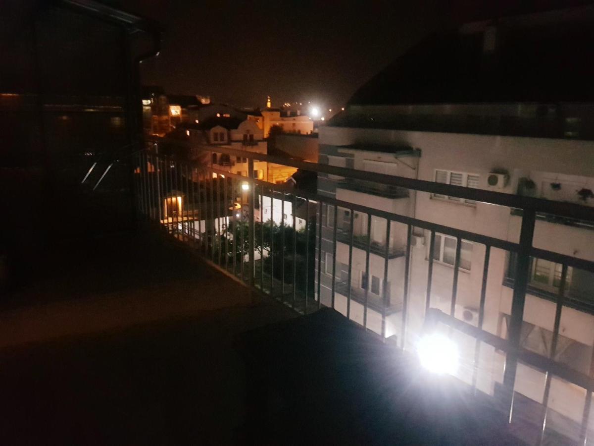 Rajiceva 5- Apartman Sa Prostranom Terasom I Garaznim Mestom كراغوييفاك المظهر الخارجي الصورة